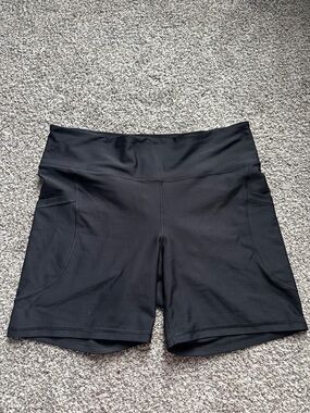 Old Navy Black High-Waist Bike Shorts with Side Pockets